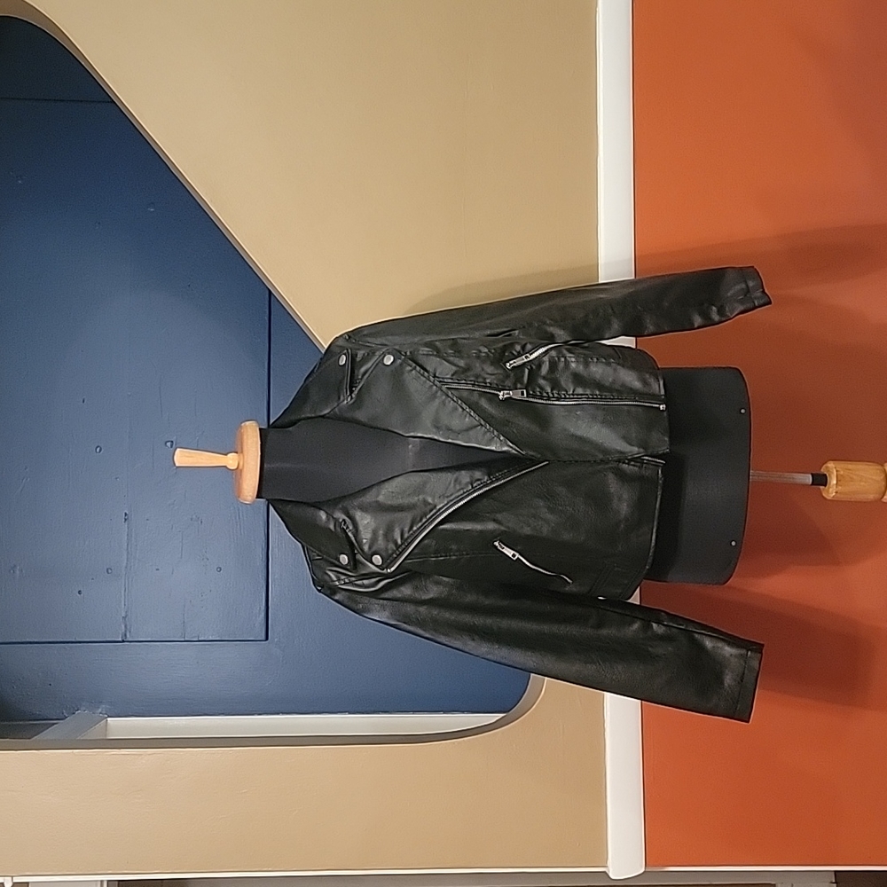 Cropped Faux Leather Jacket